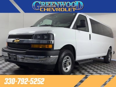 2025 Chevrolet Express Passenger 1LT