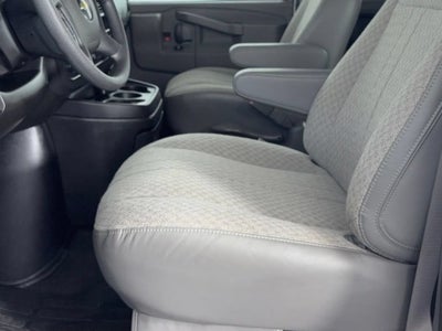 2025 Chevrolet Express Passenger 1LT