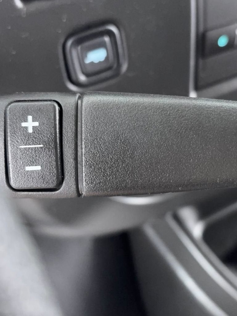 2025 Chevrolet Express Passenger 1LT