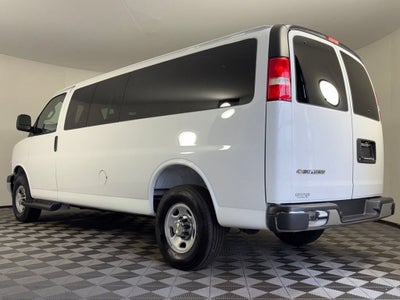 2025 Chevrolet Express Passenger 1LT