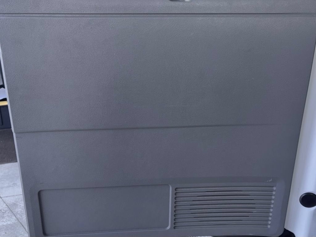 2025 Chevrolet Express Passenger 1LT