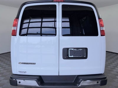 2025 Chevrolet Express Passenger 1LT