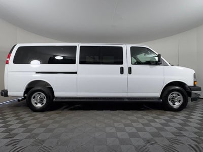2025 Chevrolet Express Passenger 1LT
