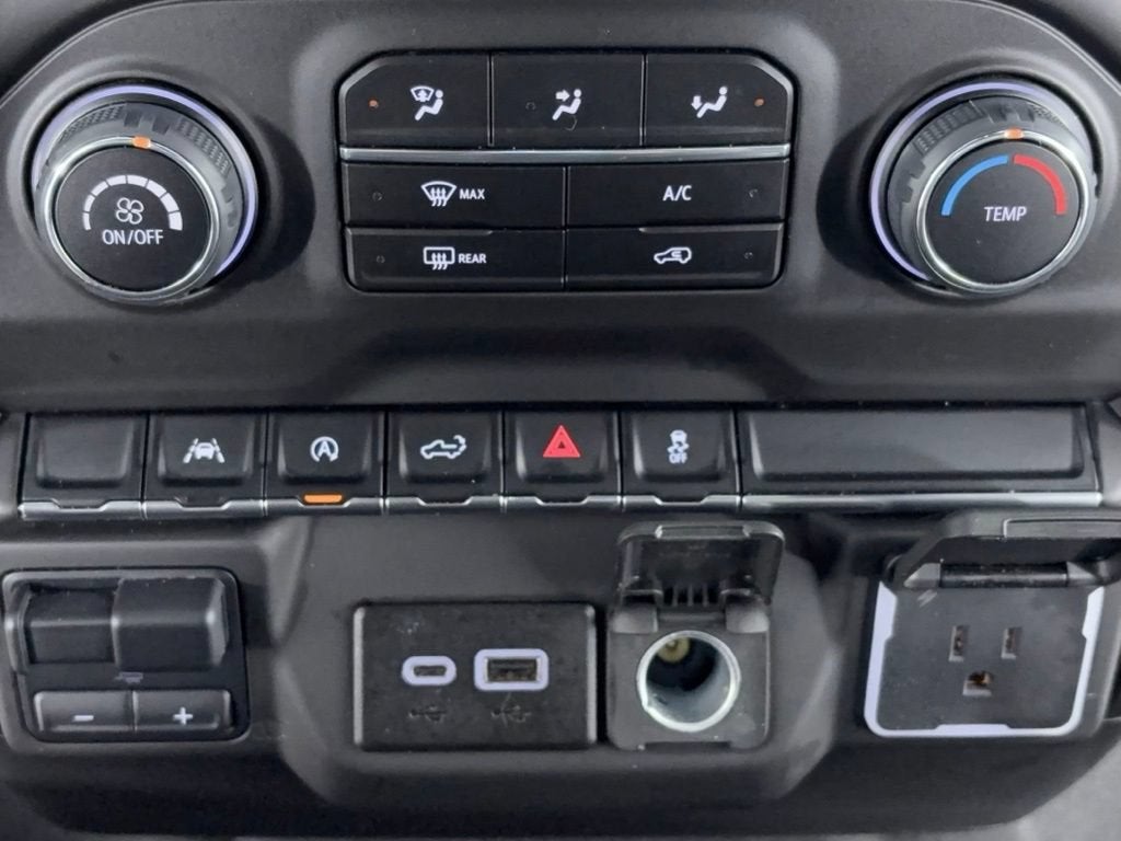 2024 Chevrolet Silverado 1500 Custom