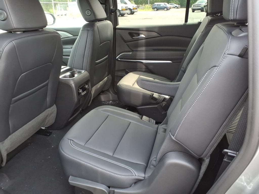 2027 Chevrolet Traverse LT - Photo 5
