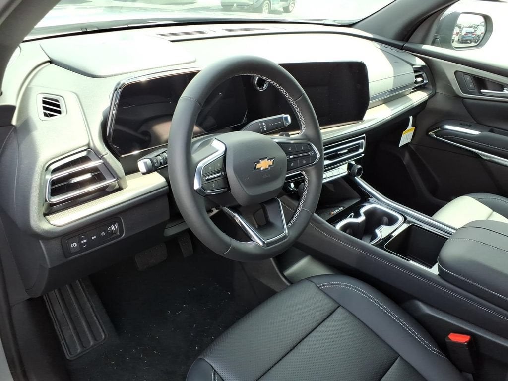 2027 Chevrolet Traverse LT - Photo 8