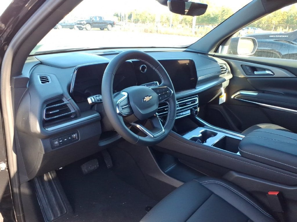 2027 Chevrolet Traverse LT - Photo 8