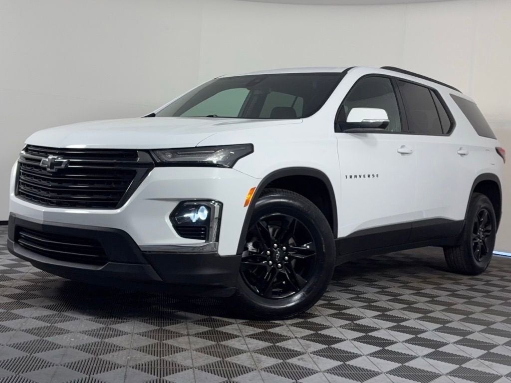 2022 Chevrolet Traverse LT Cloth