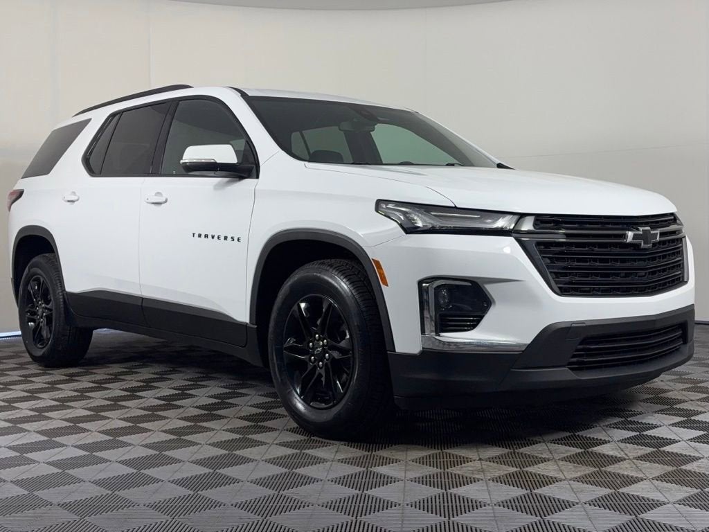 2022 Chevrolet Traverse LT Cloth