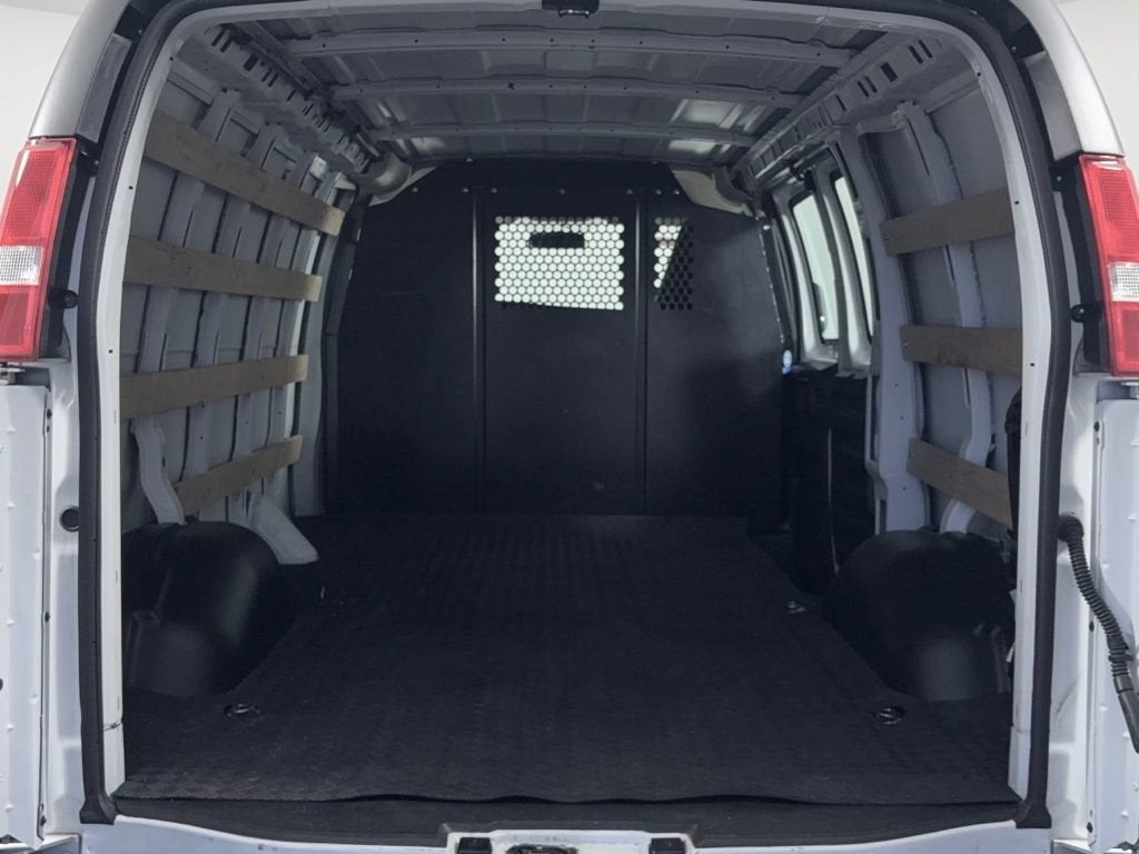 2025 GMC Savana Cargo Work Van