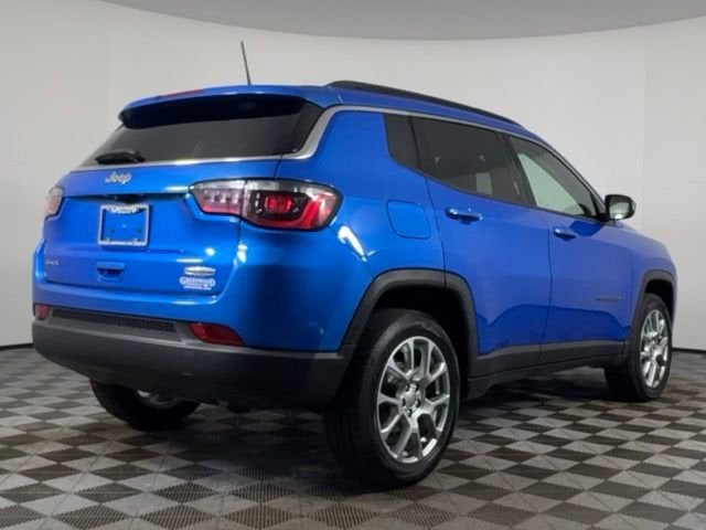 2022 Jeep Compass Latitude Lux