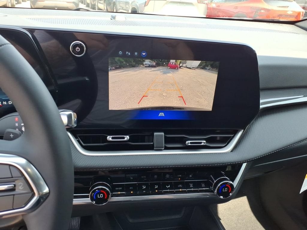 2027 Chevrolet Equinox LT - Photo 10