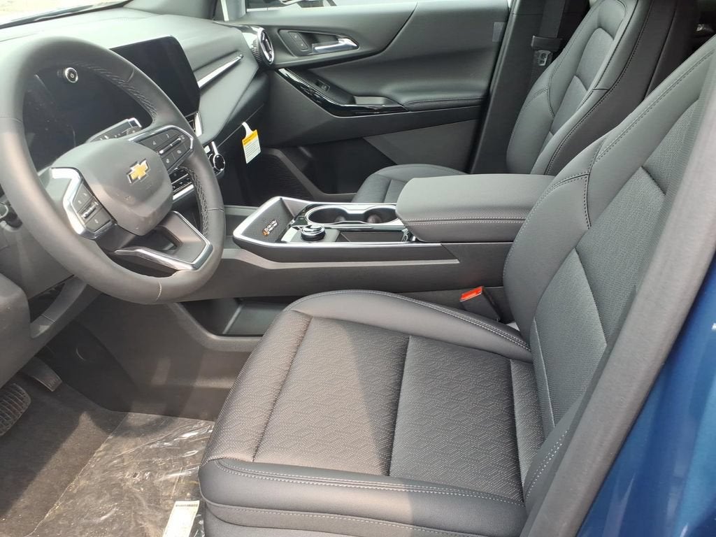2027 Chevrolet Equinox LT - Photo 6