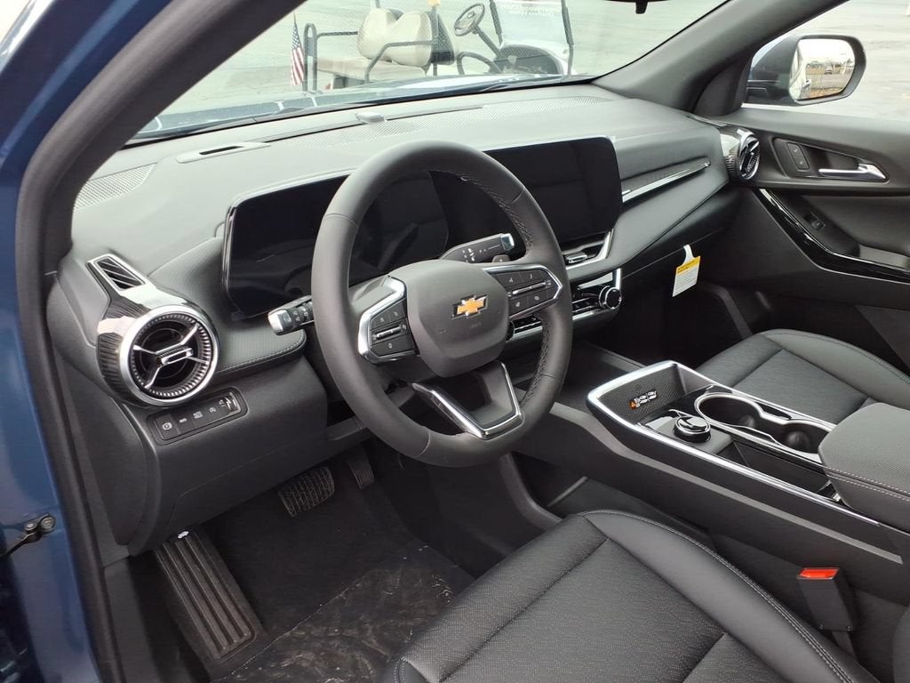 2027 Chevrolet Equinox LT - Photo 7