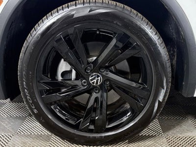 2024 Volkswagen Tiguan SE R-Line Black