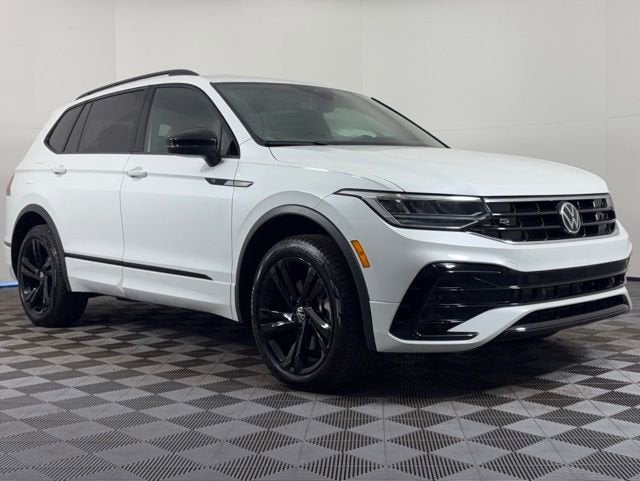 2024 Volkswagen Tiguan SE R-Line Black