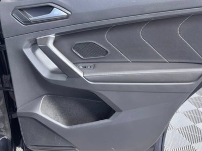 2023 Volkswagen Tiguan SE R-Line Black