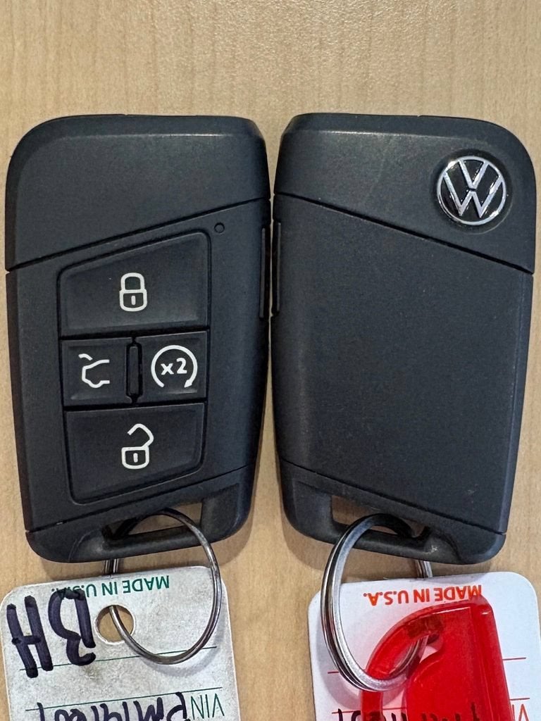 2023 Volkswagen Tiguan SE R-Line Black