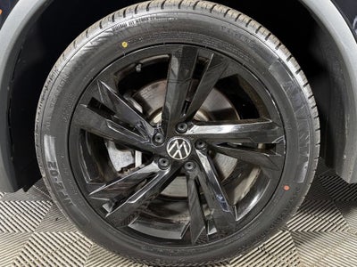 2023 Volkswagen Tiguan SE R-Line Black