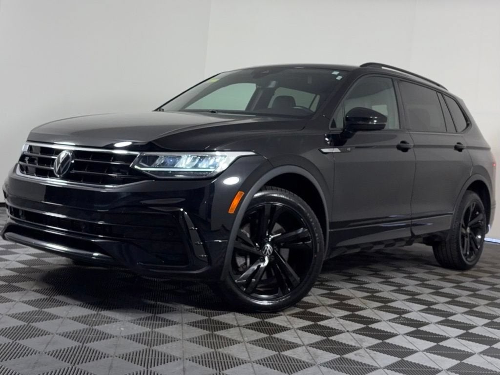 2023 Volkswagen Tiguan SE R-Line Black