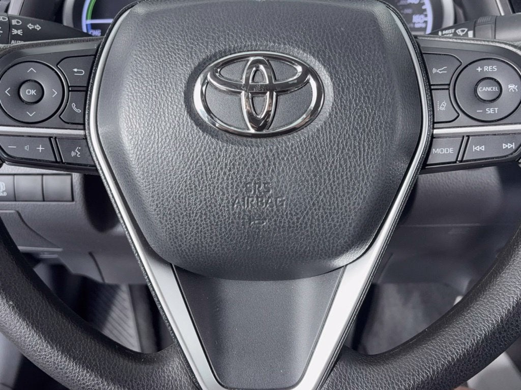 2022 Toyota Camry Hybrid LE
