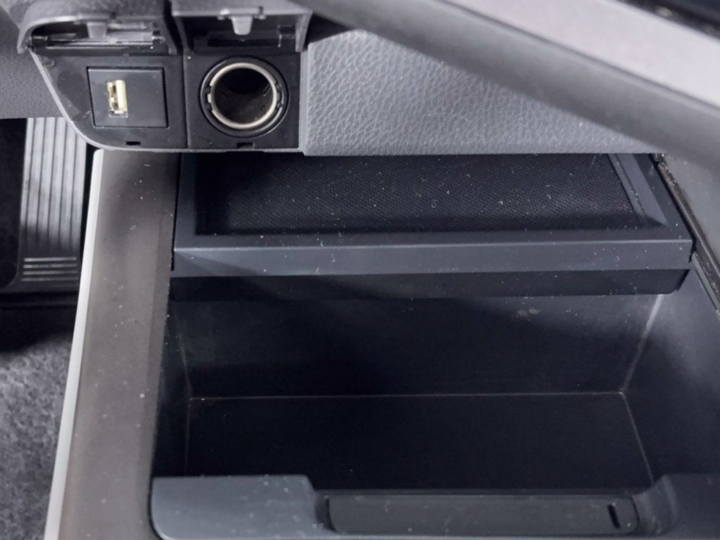 2022 Toyota Camry Hybrid LE