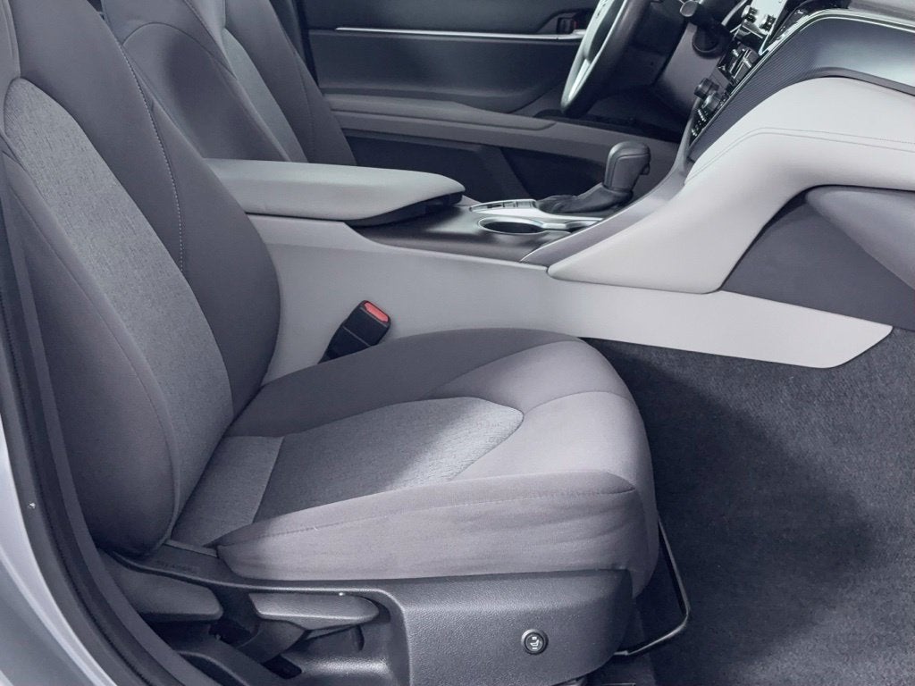 2022 Toyota Camry Hybrid LE