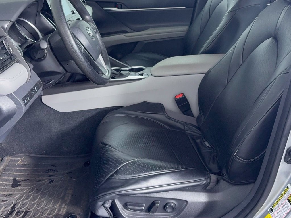2022 Toyota Camry Hybrid LE
