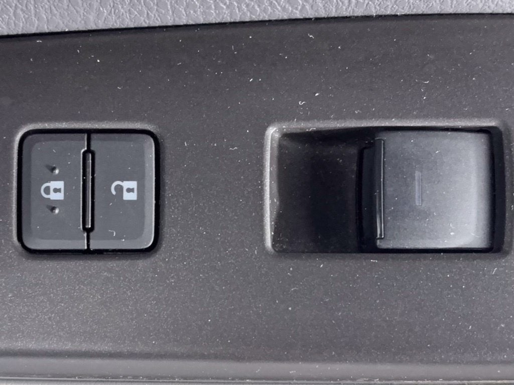2022 Toyota Camry Hybrid LE