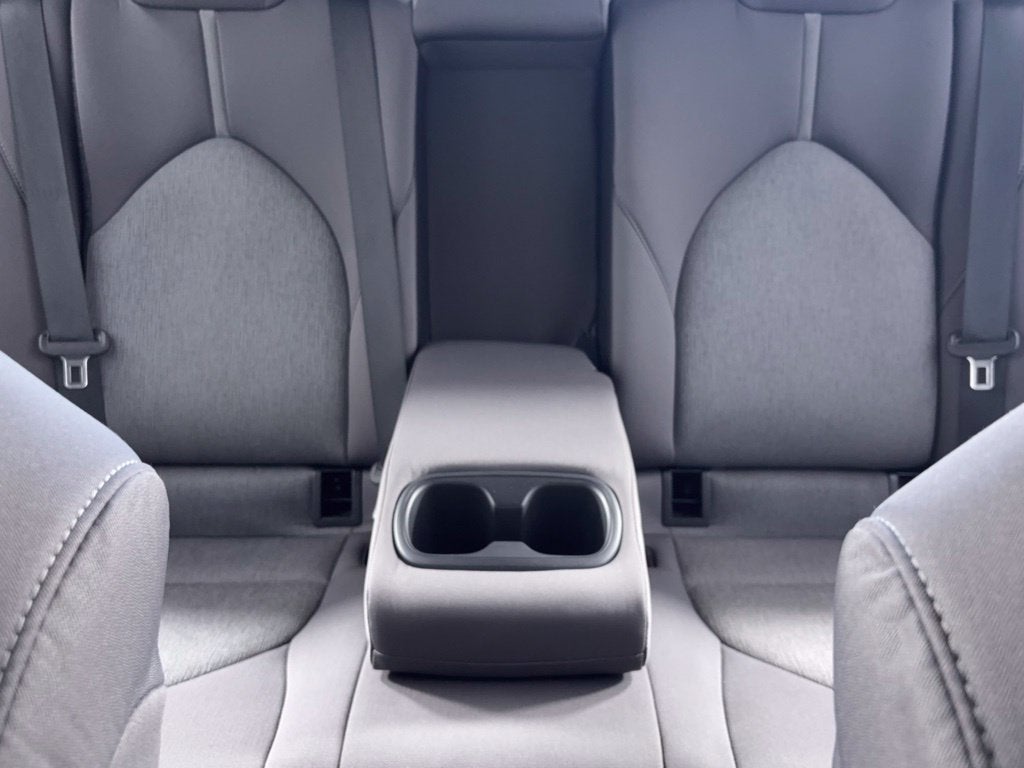 2022 Toyota Camry Hybrid LE