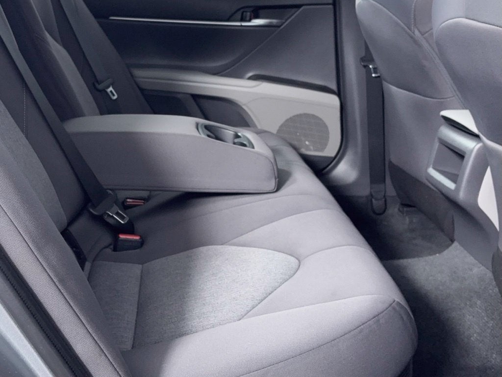 2022 Toyota Camry Hybrid LE