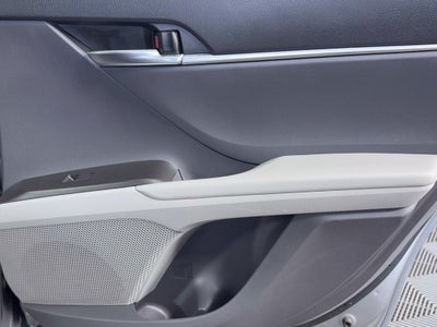 2022 Toyota Camry Hybrid LE