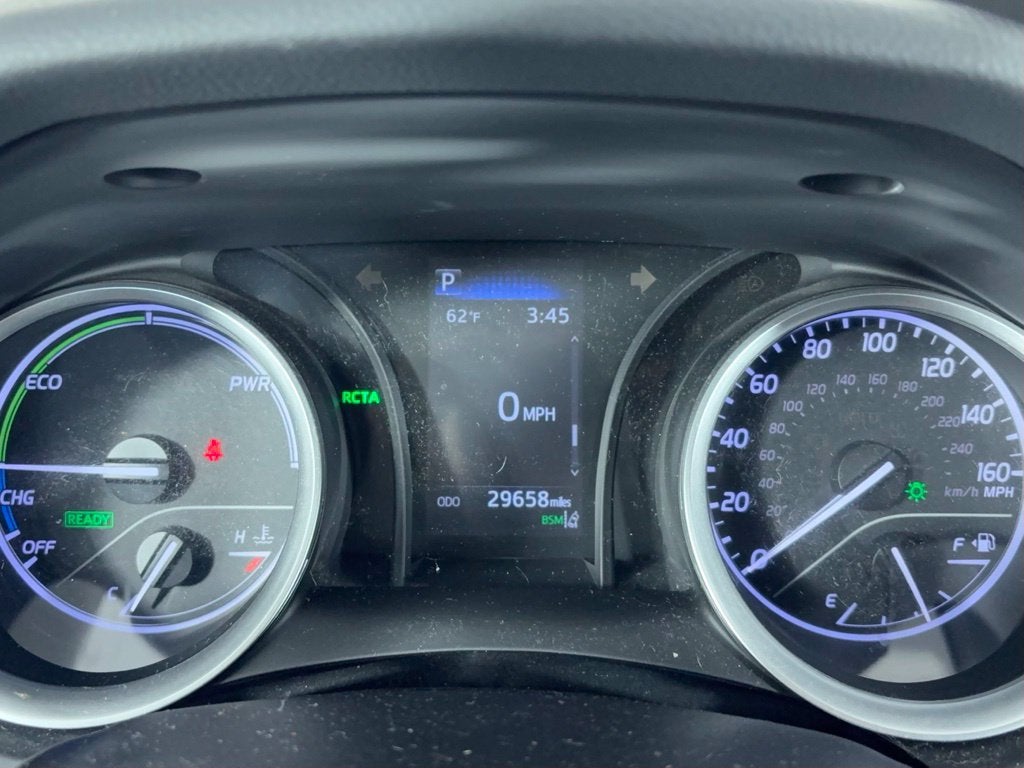 2022 Toyota Camry Hybrid LE