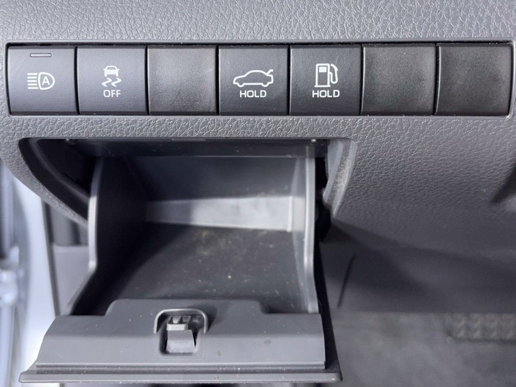 2022 Toyota Camry Hybrid LE