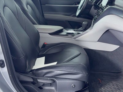 2022 Toyota Camry Hybrid LE