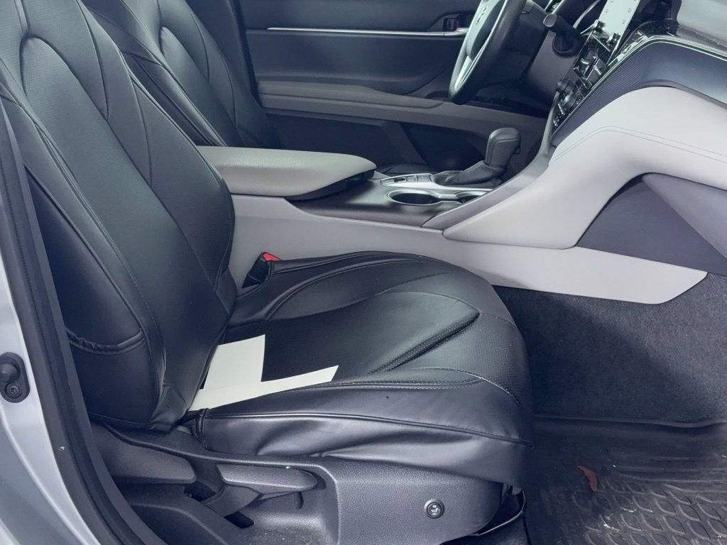 2022 Toyota Camry Hybrid LE