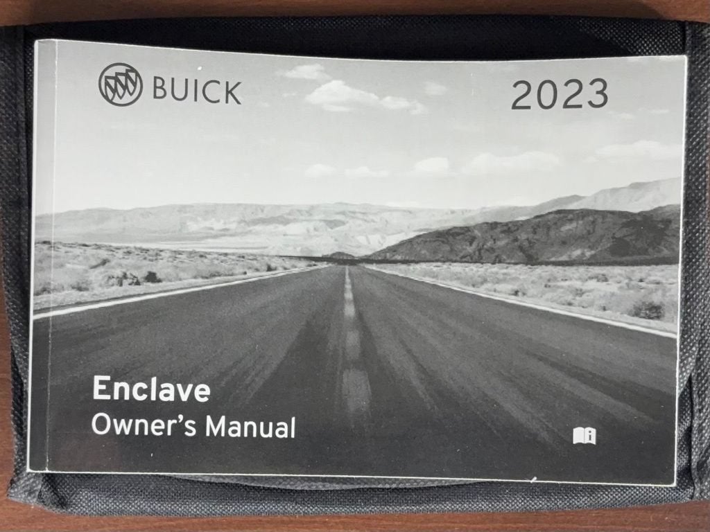 2023 Buick Enclave Essence