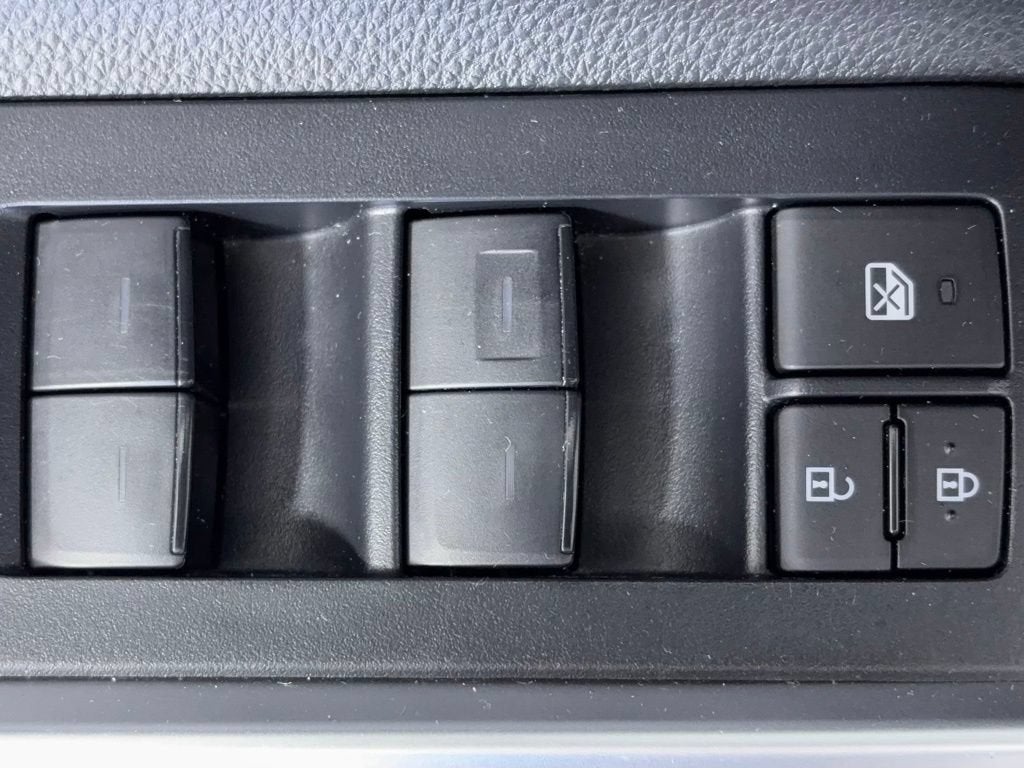 2024 Toyota Highlander Hybrid LE