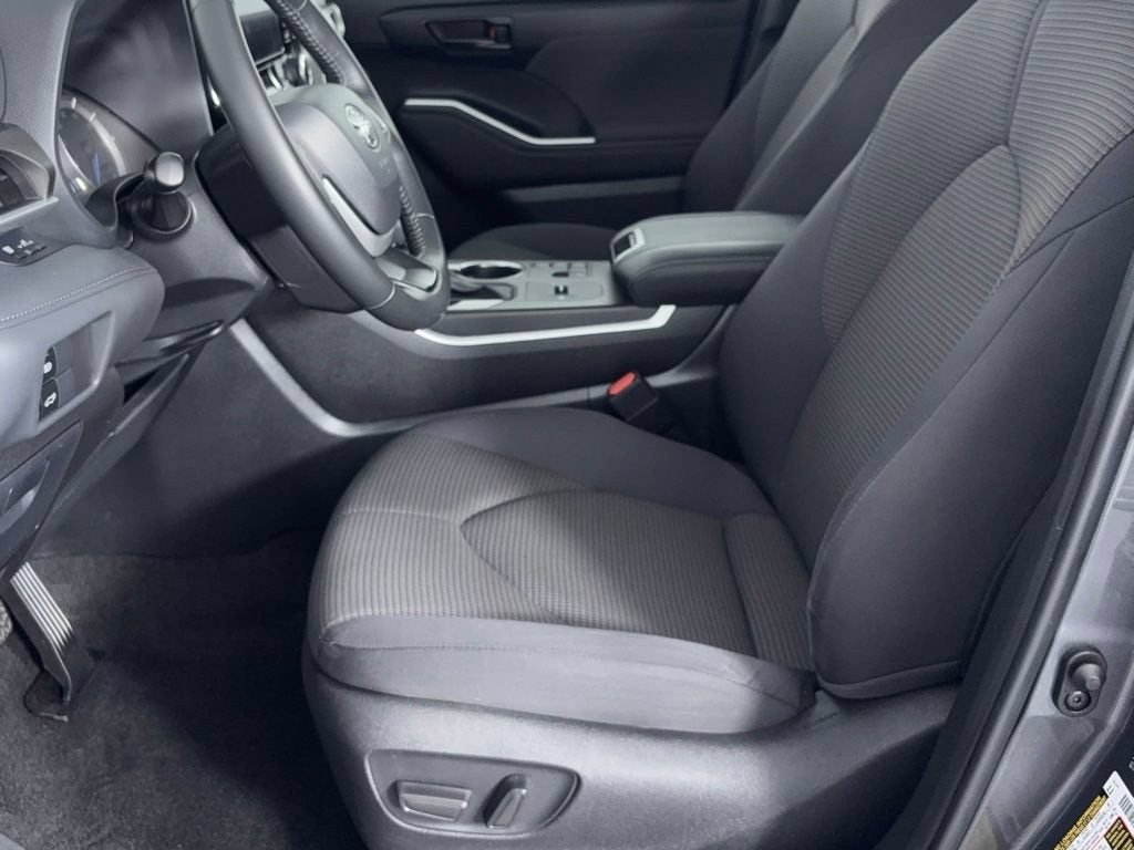 2024 Toyota Highlander Hybrid LE
