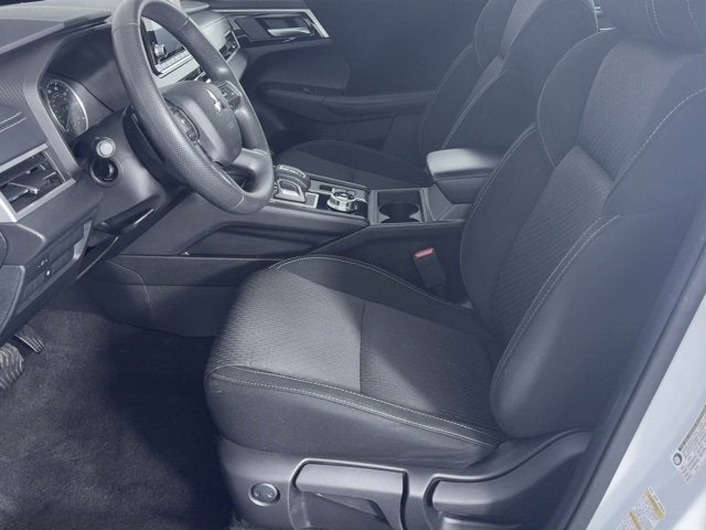 2023 Mitsubishi Outlander ES