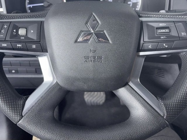 2023 Mitsubishi Outlander ES
