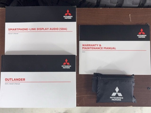 2023 Mitsubishi Outlander ES