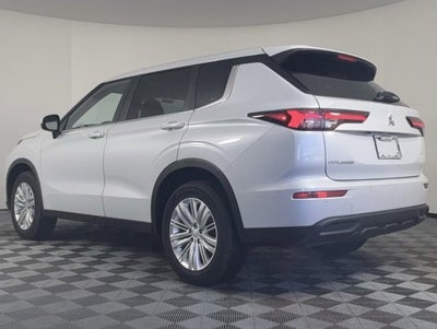 2023 Mitsubishi Outlander ES