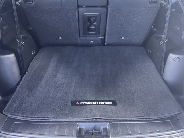 2023 Mitsubishi Outlander ES