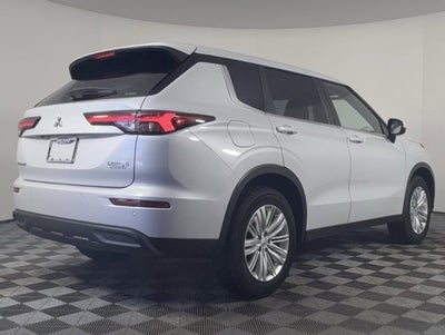 2023 Mitsubishi Outlander ES