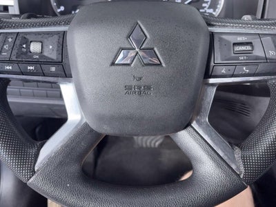 2022 Mitsubishi Outlander ES