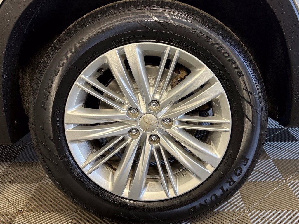2022 Mitsubishi Outlander ES