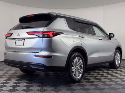 2022 Mitsubishi Outlander ES