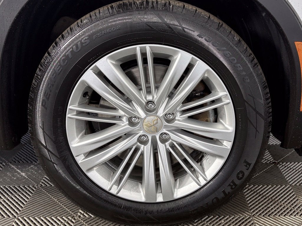 2022 Mitsubishi Outlander ES