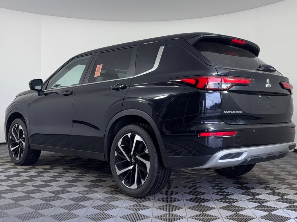 2022 Mitsubishi Outlander SE